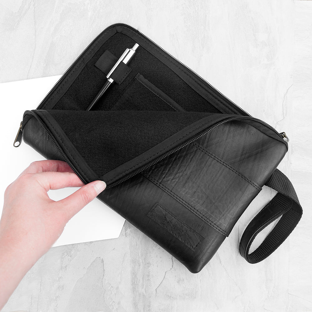 J'étais une pochette pour tablette en caoutchouc de pneu de camion