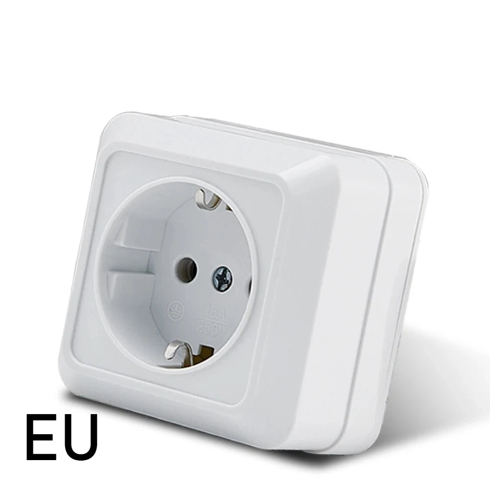 Prise murale blanche standard européenne