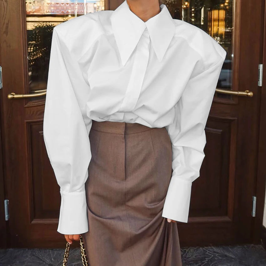 Veste zippée à capuche et grandes poches pour femme
