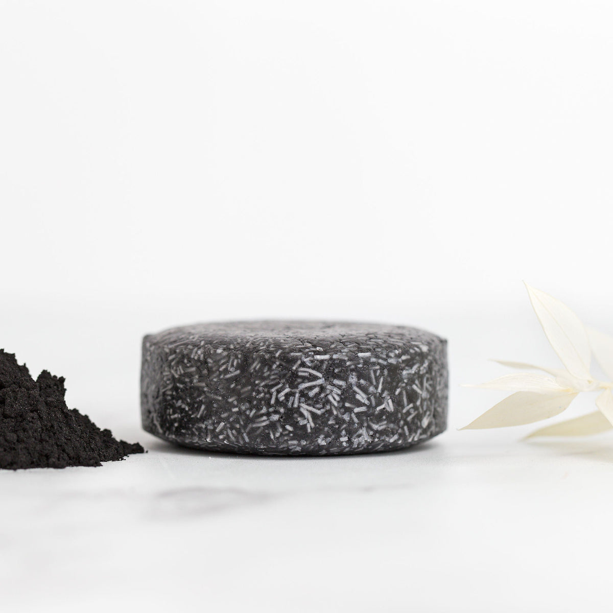 Shampoing solide détoxifiant au charbon - Vegan